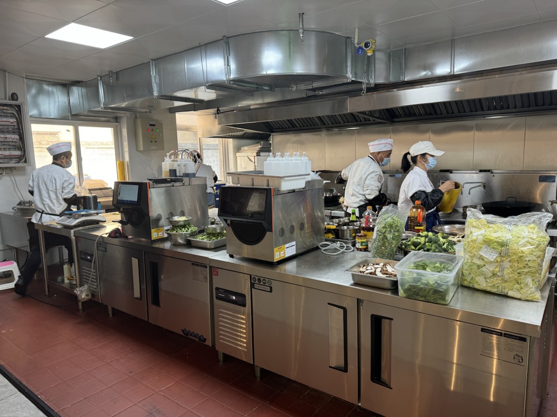 Lanzhou community canteen kitchen overview